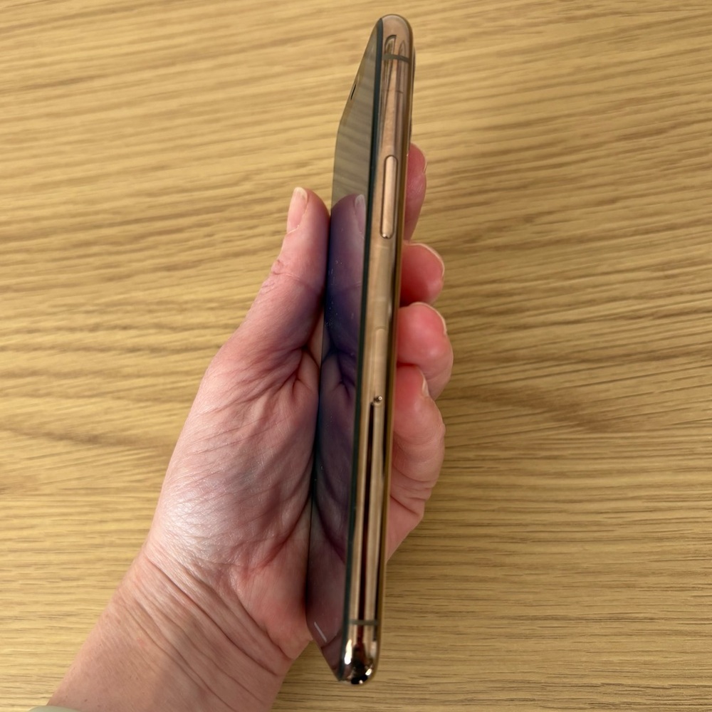 iPhone 11 Pro 256GB - Unlocked - GOLD - Picture 6 of 7